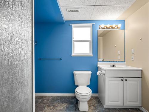 2203 Bolt Ave, Comox, BC - Indoor Photo Showing Bathroom