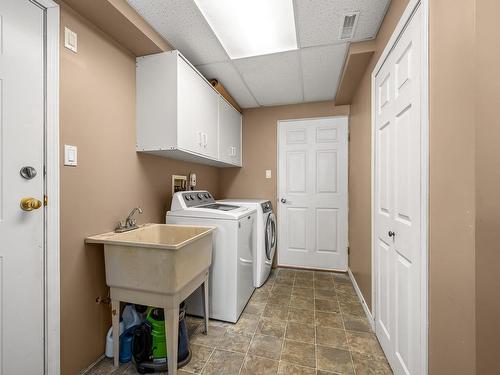 2203 Bolt Ave, Comox, BC - Indoor Photo Showing Laundry Room
