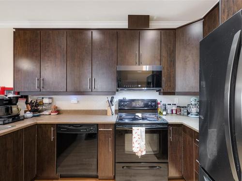 14-2210 Sooke Rd, Colwood, BC - Indoor Photo Showing Kitchen