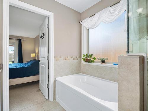 2828 Cascara Cres, Courtenay, BC - Indoor Photo Showing Bathroom