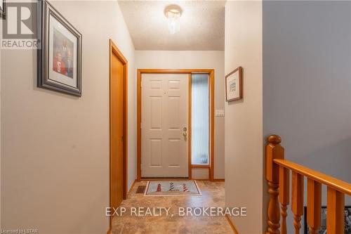 10288 Riverside Drive, Lambton Shores (Grand Bend), ON - Indoor Photo Showing Other Room