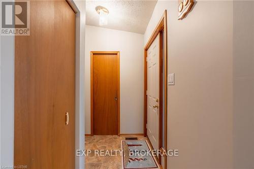 10288 Riverside Drive, Lambton Shores (Grand Bend), ON - Indoor Photo Showing Other Room