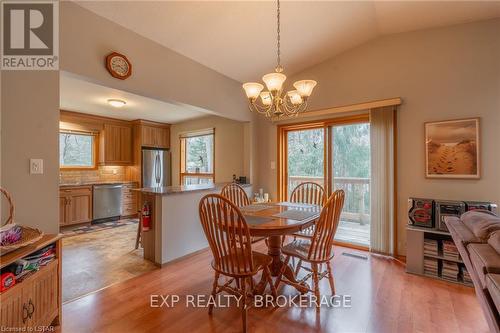 10288 Riverside Drive, Lambton Shores (Grand Bend), ON - Indoor Photo Showing Dining Room