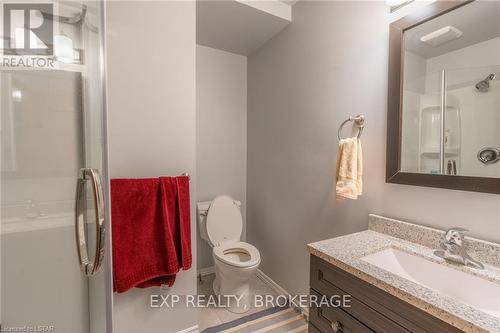 10288 Riverside Drive, Lambton Shores (Grand Bend), ON - Indoor Photo Showing Bathroom