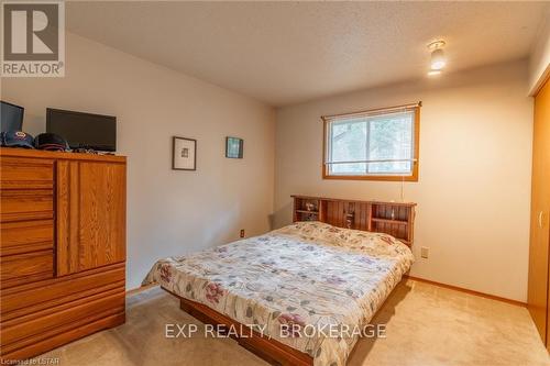 10288 Riverside Drive, Lambton Shores (Grand Bend), ON - Indoor Photo Showing Bedroom