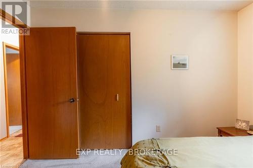 10288 Riverside Drive, Lambton Shores (Grand Bend), ON - Indoor Photo Showing Bedroom