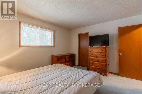 10288 Riverside Drive, Lambton Shores (Grand Bend), ON - Indoor Photo Showing Bedroom