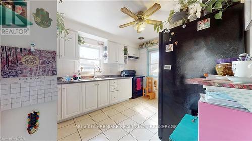 261 Winnipeg Street, London, ON - Indoor Photo Showing Kitchen