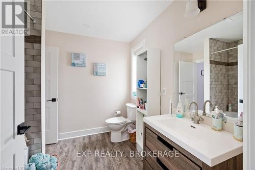 16 Tucker Street, Newbury, ON - Indoor Photo Showing Bathroom