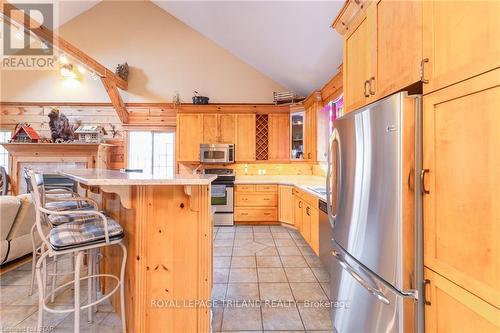 71852 Sunview Avenue Avenue, Bluewater, ON - Indoor Photo Showing Kitchen