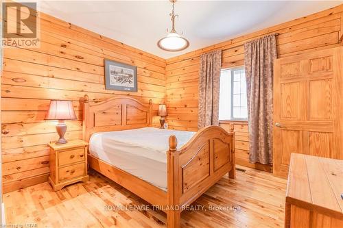 71852 Sunview Avenue Avenue, Bluewater, ON - Indoor Photo Showing Bedroom