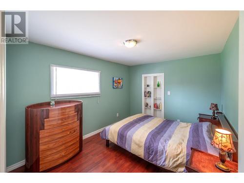 5471 Sawmill Road, Oliver, BC - Indoor Photo Showing Bedroom