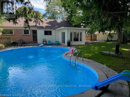 6 Kirkton Court, London, ON - Outdoor With In Ground Pool With Backyard