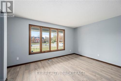 22264 Adelaide Street, Strathroy-Caradoc, ON - Indoor Photo Showing Other Room