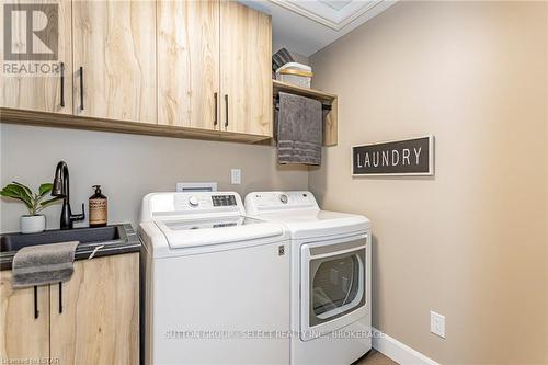271 Base Line Rd E, London, ON - Indoor Photo Showing Laundry Room