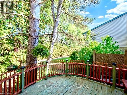 655 Woodcrest Boulevard, London, ON - Outdoor With Deck Patio Veranda