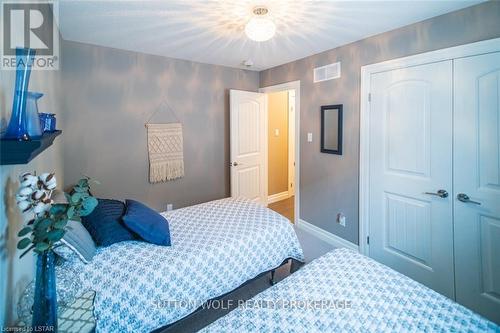 296 Mogg Street, Strathroy-Caradoc, ON - Indoor Photo Showing Bedroom
