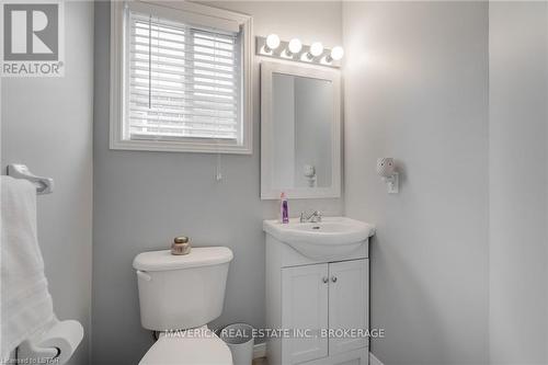 765 Blacksmith Street, London, ON - Indoor Photo Showing Bathroom