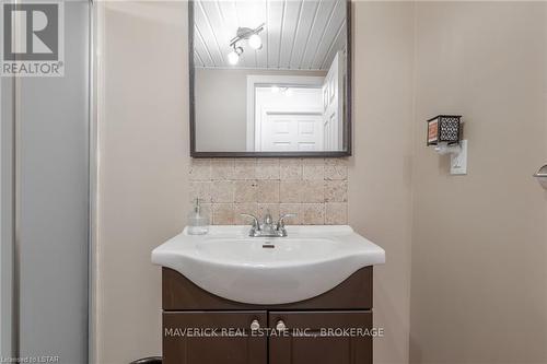 765 Blacksmith Street, London, ON - Indoor Photo Showing Bathroom