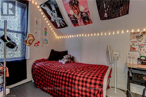 385 Elm Street W, Chatham-Kent, ON - Indoor Photo Showing Bedroom