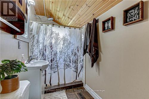 385 Elm Street W, Chatham-Kent, ON - Indoor Photo Showing Other Room