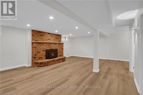 32 Chepstow Close, London, ON - Indoor With Fireplace