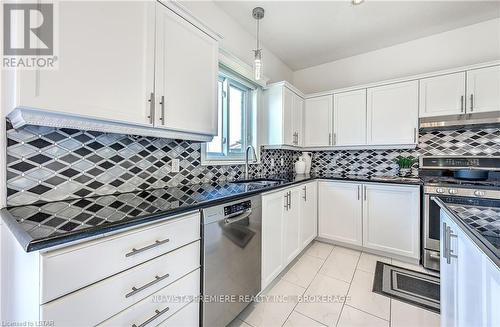 815 Apricot Drive, London, ON - Indoor Photo Showing Kitchen With Double Sink