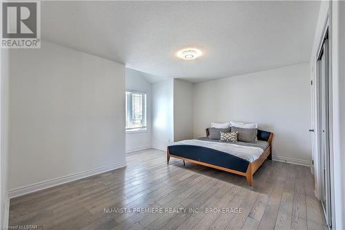 815 Apricot Drive, London, ON - Indoor Photo Showing Bedroom