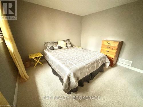 1101 Prince Philip Drive, London, ON - Indoor Photo Showing Bedroom