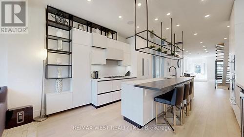 129 Beaconsfield Avenue, Toronto, ON - Indoor Photo Showing Kitchen