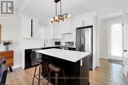 429 George Street, Central Elgin (Port Stanley), ON - Indoor Photo Showing Kitchen With Stainless Steel Kitchen With Upgraded Kitchen