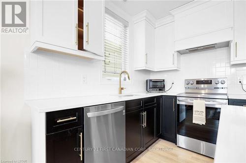 429 George Street, Central Elgin, ON - Indoor Photo Showing Kitchen