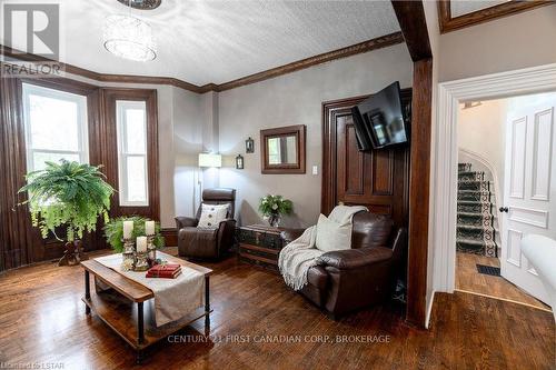 38803 Talbot Line, Southwold, ON - Indoor Photo Showing Living Room