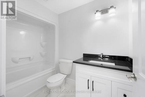 3573 Fiorina Street, Windsor, ON - Indoor Photo Showing Bathroom