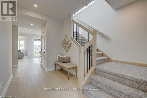 6521 Royal Magnolia Avenue, London, ON - Indoor Photo Showing Other Room