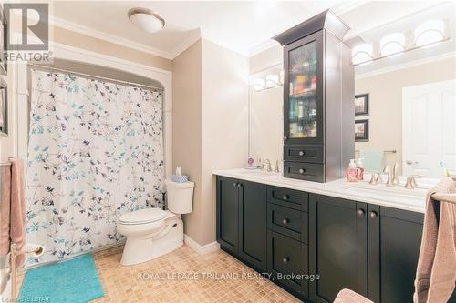 16 - 40 Ontario Street S, Lambton Shores, ON - Indoor Photo Showing Bathroom