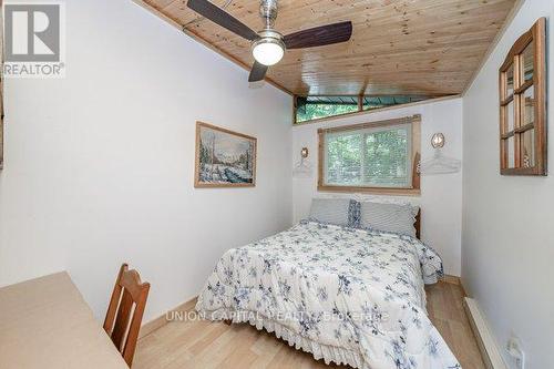 15 Sydney Trail, Huntsville, ON - Indoor Photo Showing Bedroom