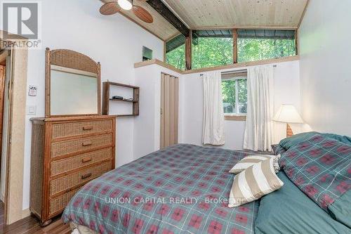 15 Sydney Trail, Huntsville, ON - Indoor Photo Showing Bedroom