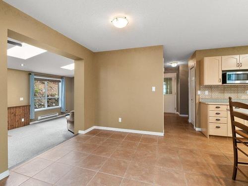 3281 Juniper Drive, Naramata, BC - Indoor Photo Showing Other Room