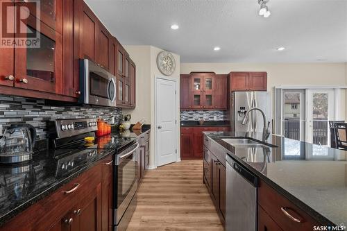 1 211 20Th Street W, Prince Albert, SK - Indoor Photo Showing Kitchen With Upgraded Kitchen
