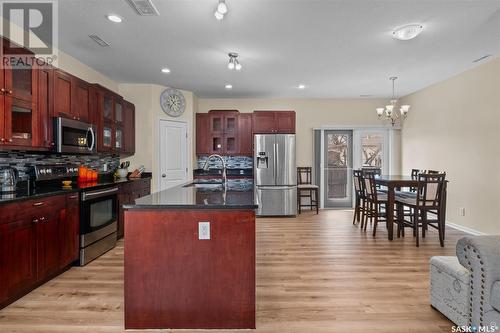 1 211 20Th Street W, Prince Albert, SK - Indoor Photo Showing Kitchen