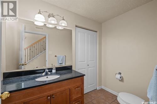 1 211 20Th Street W, Prince Albert, SK - Indoor Photo Showing Bathroom
