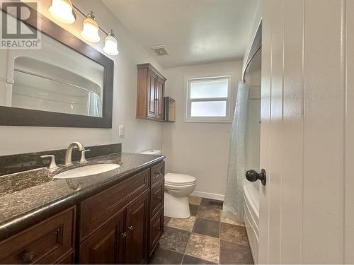 1110 N Twelfth Avenue, Williams Lake, BC - Indoor Photo Showing Bathroom