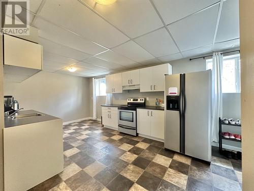 1110 N Twelfth Avenue, Williams Lake, BC - Indoor Photo Showing Kitchen