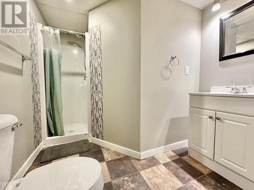 1110 N Twelfth Avenue, Williams Lake, BC - Indoor Photo Showing Bathroom