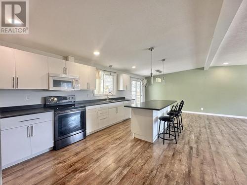 1110 N Twelfth Avenue, Williams Lake, BC - Indoor Photo Showing Kitchen