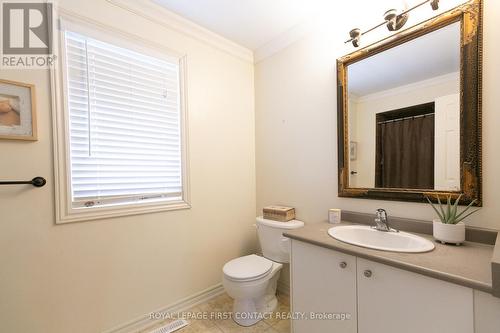 14 Pinecliff Crescent, Barrie, ON - Indoor Photo Showing Bathroom