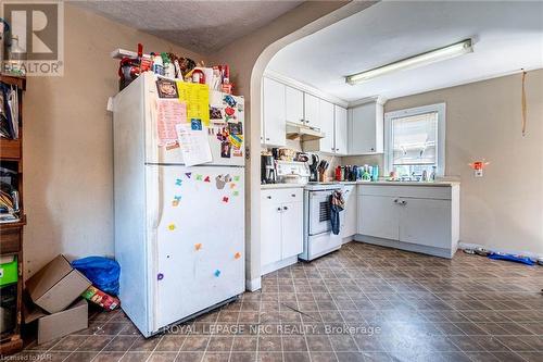 184 Lincoln Street, Welland, ON - Indoor Photo Showing Kitchen
