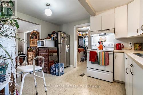 184 Lincoln Street, Welland, ON - Indoor Photo Showing Kitchen