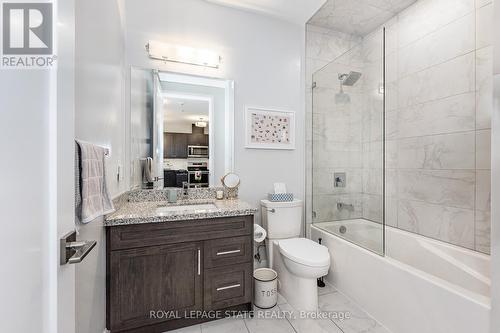 411 - 101 Locke Street S, Hamilton, ON - Indoor Photo Showing Bathroom